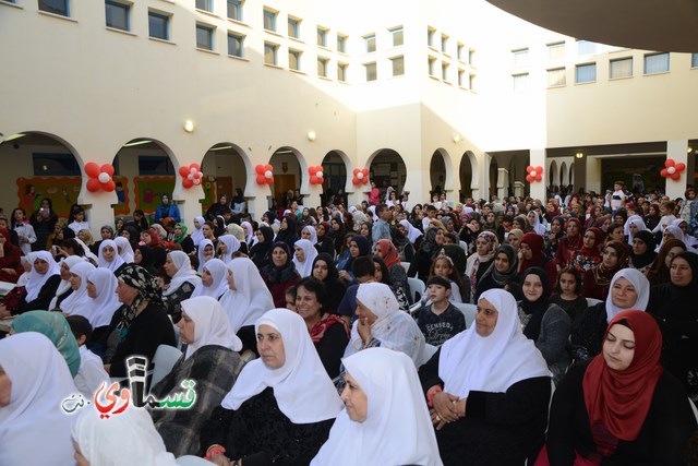  فيديو: مدرسة جنة ابن رشد تكرم امهات المعلمين في امسية ابداعية لطلابها بمشاركة الاباء والامهات ..